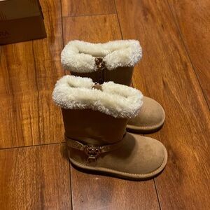 Michael kors baby boot use